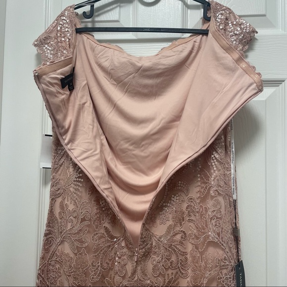 NWT Tadashi Shoji Sequin Floral Lace Off-the-Shoulder Cap Sleeve A-Line Gown - Picture 13 of 16